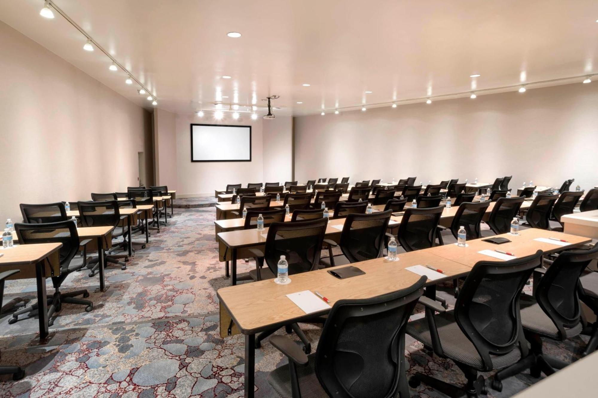 Atlanta Marriott Northeast/Emory Area Hotel Chamblee Bagian luar foto